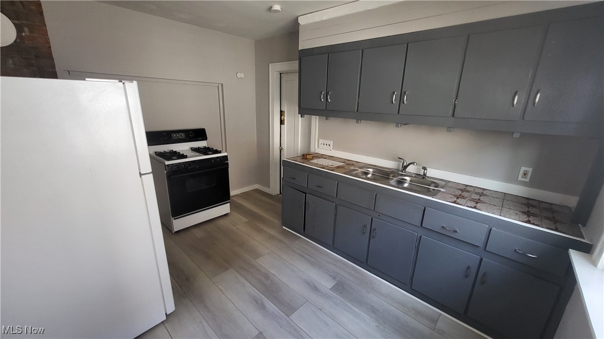 Cleveland, Ohio 44112, United States, 2 Bedrooms Bedrooms, ,1 BathroomBathrooms,Residential,Active,112839
