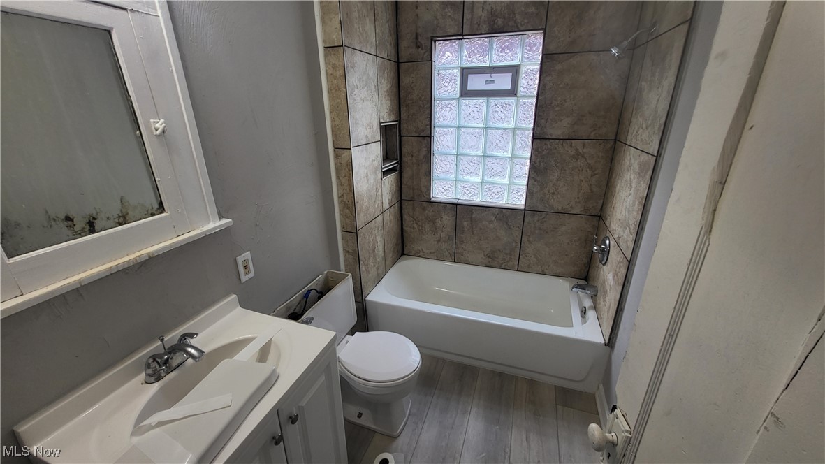 Cleveland, Ohio 44112, United States, 2 Bedrooms Bedrooms, ,1 BathroomBathrooms,Residential,Active,112839