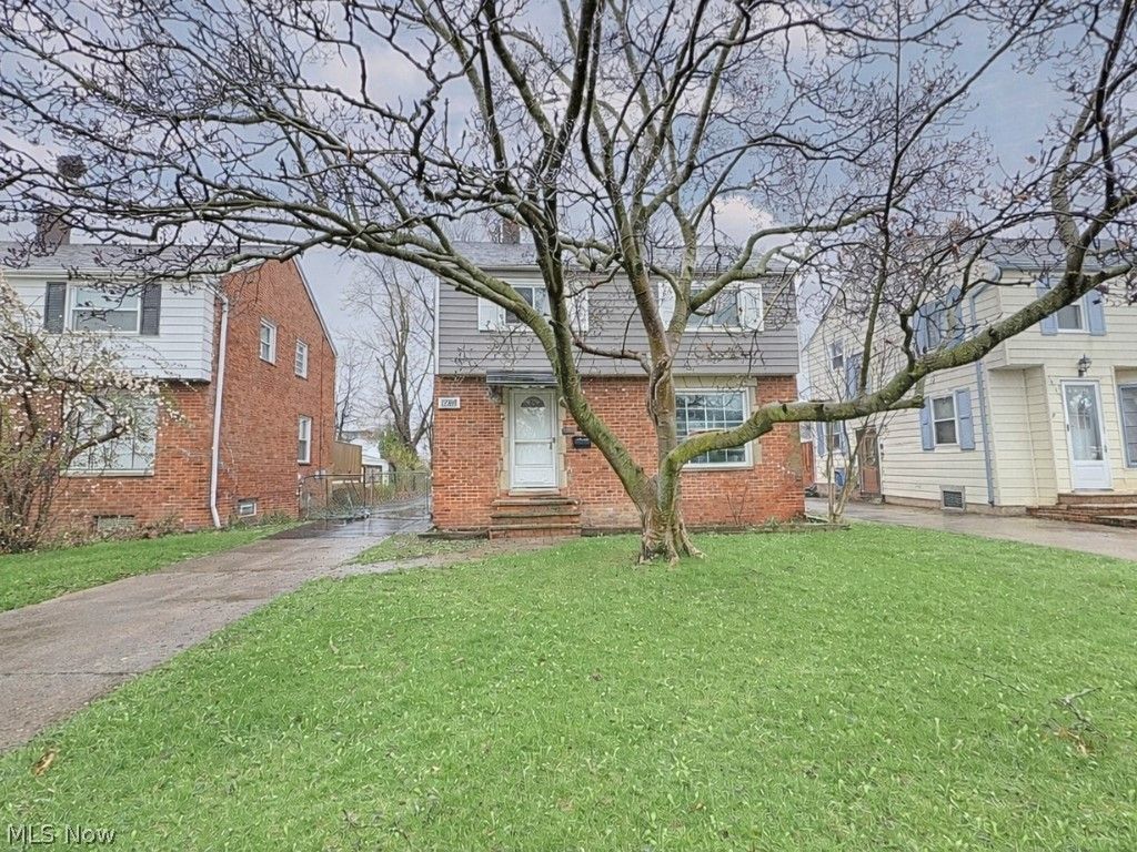 Photo of 22000 Kennison Avenue, Euclid, OH 44123 (MLS # 5198058)