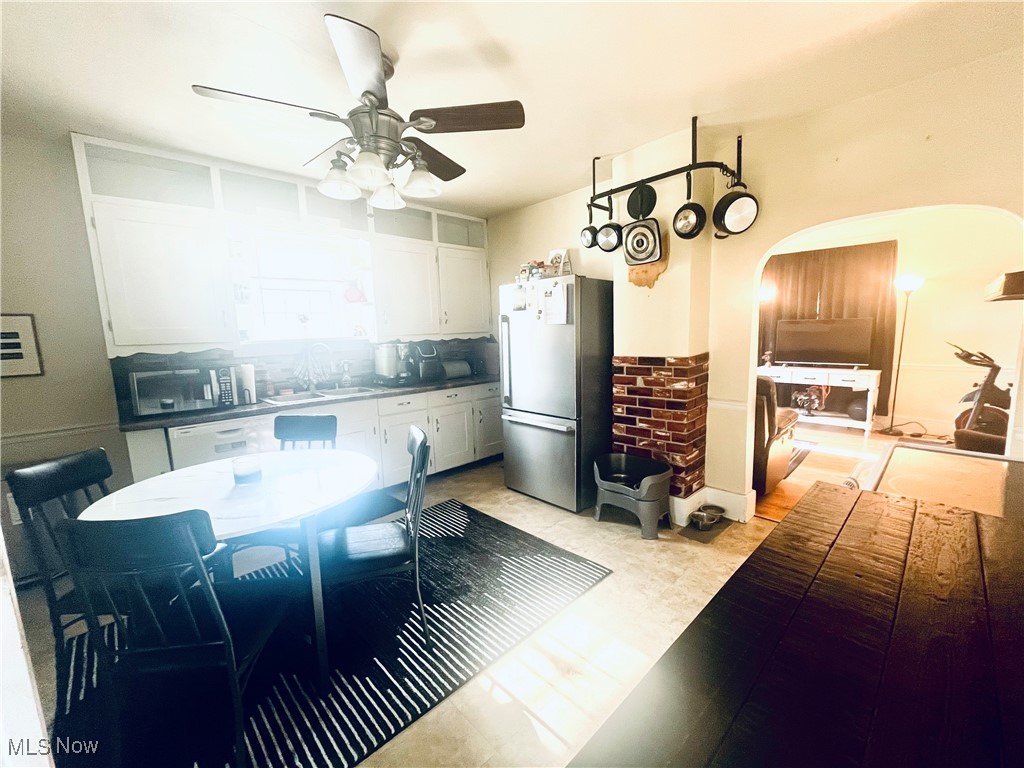 136 Noble Street W
