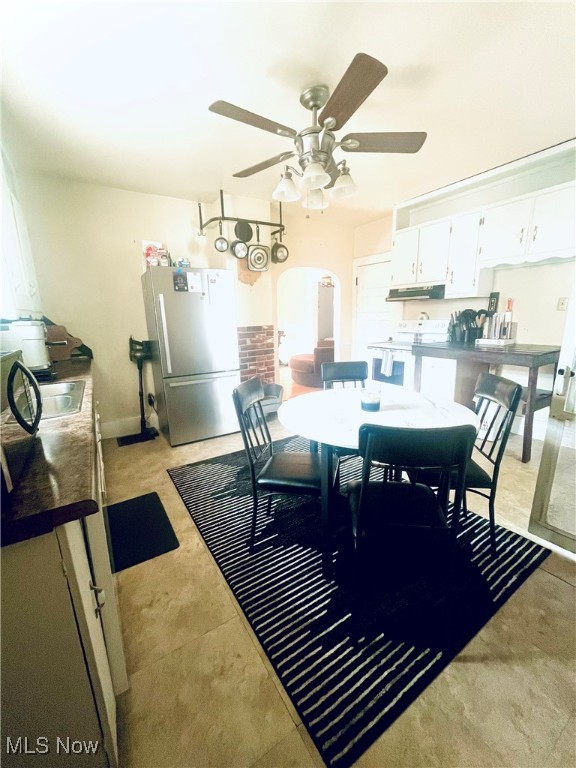 136 Noble Street W