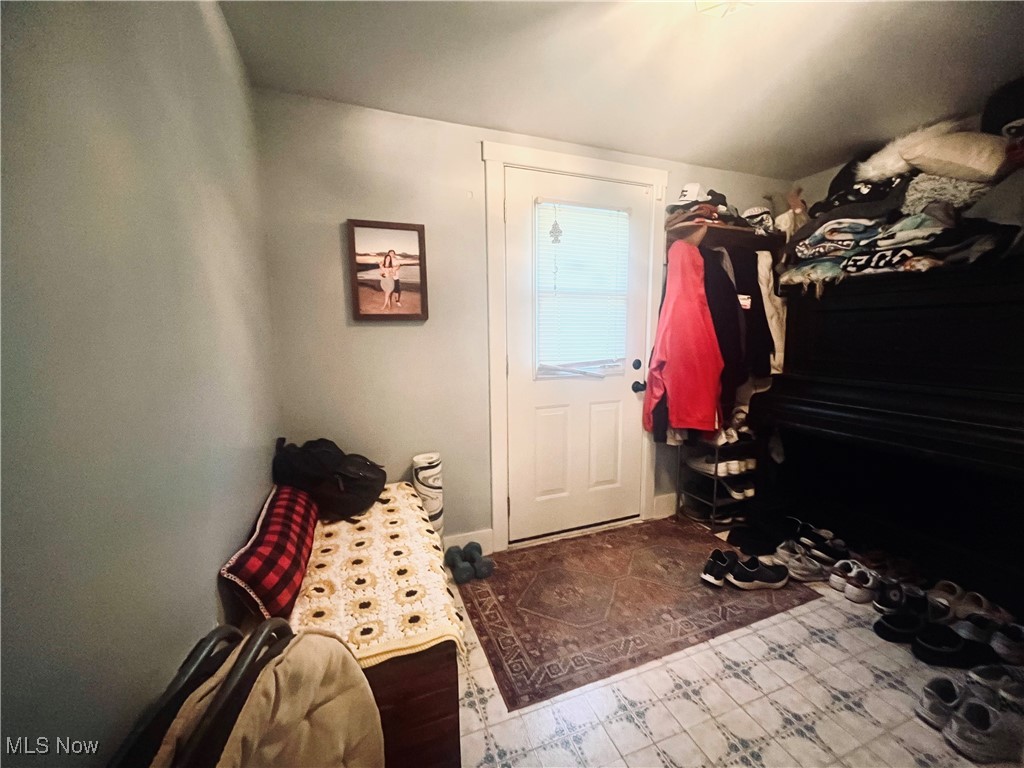 136 Noble Street W