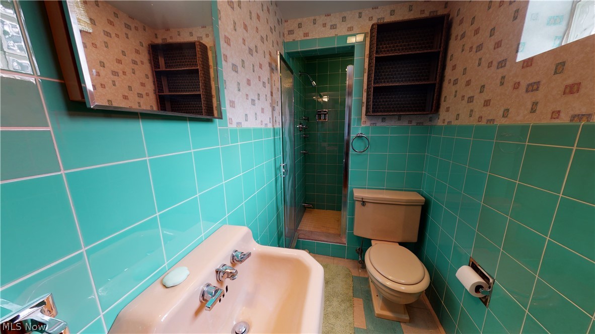 Green Lawn Knolls - Residential