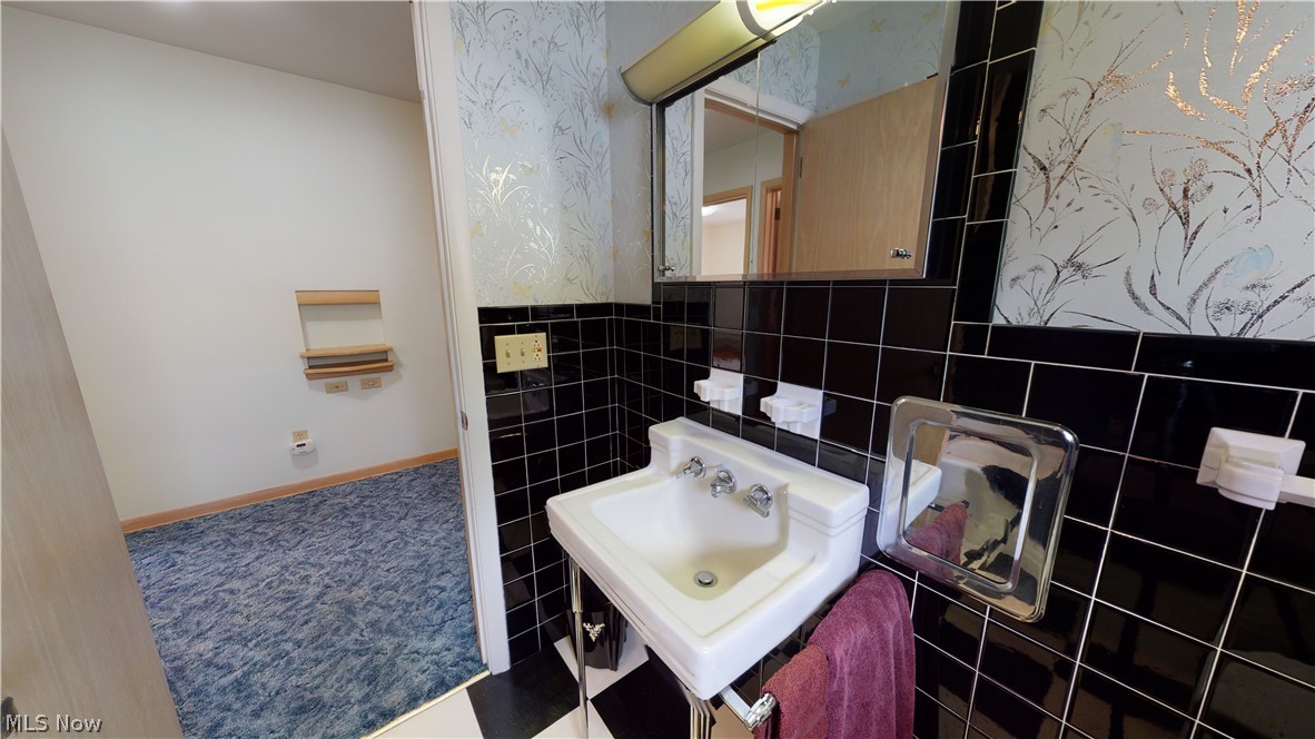 Green Lawn Knolls - Residential