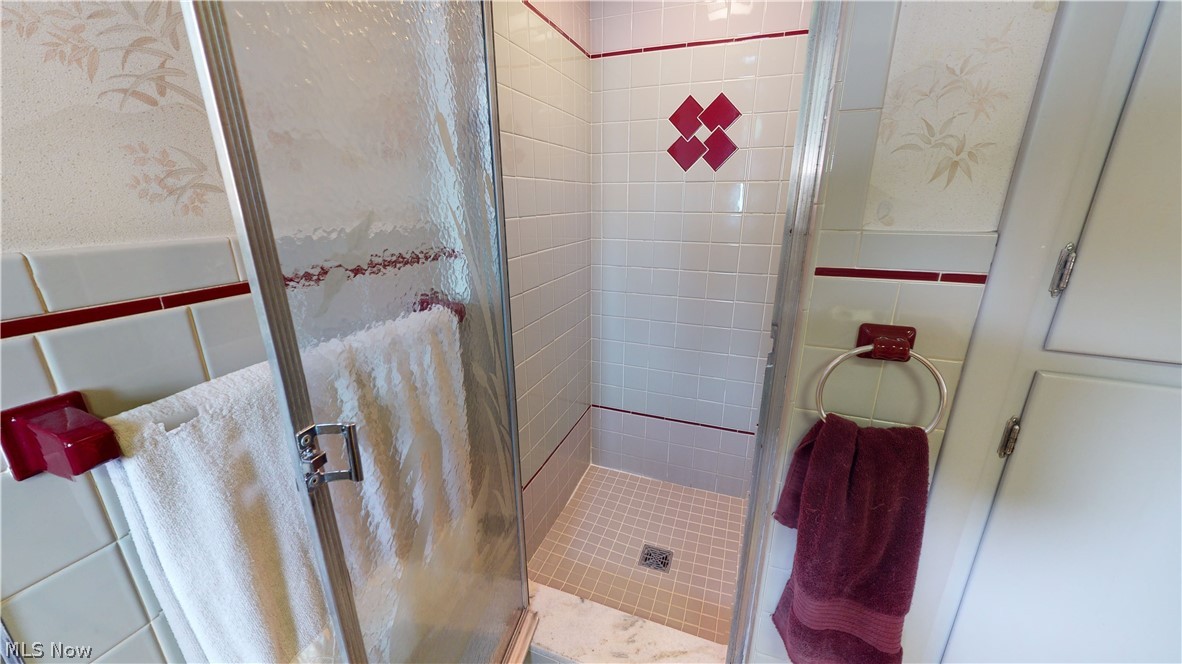 Green Lawn Knolls - Residential