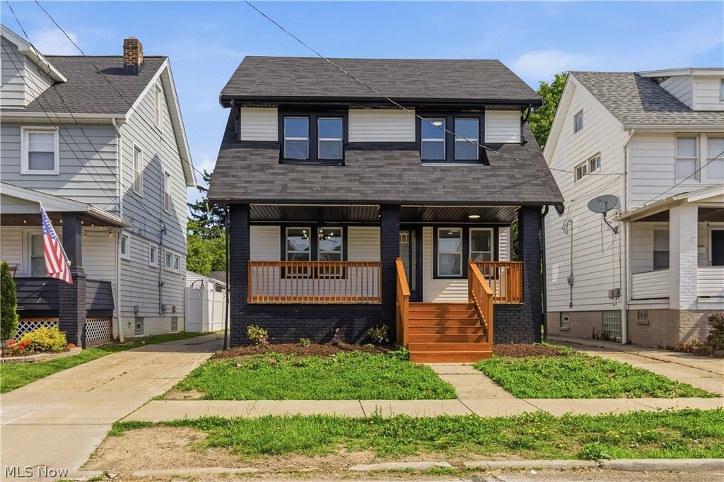 Photo of 18815 Arrowhead Avenue, Cleveland, OH 44119 (MLS # 5190284)
