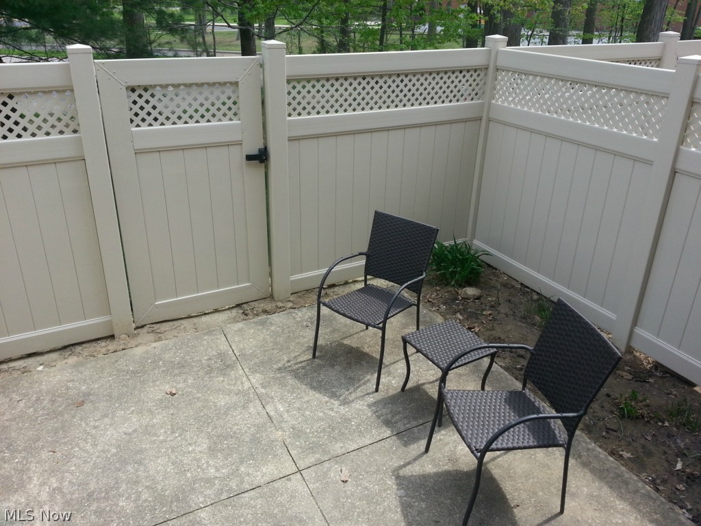 Woodland Lake Condo - Residential