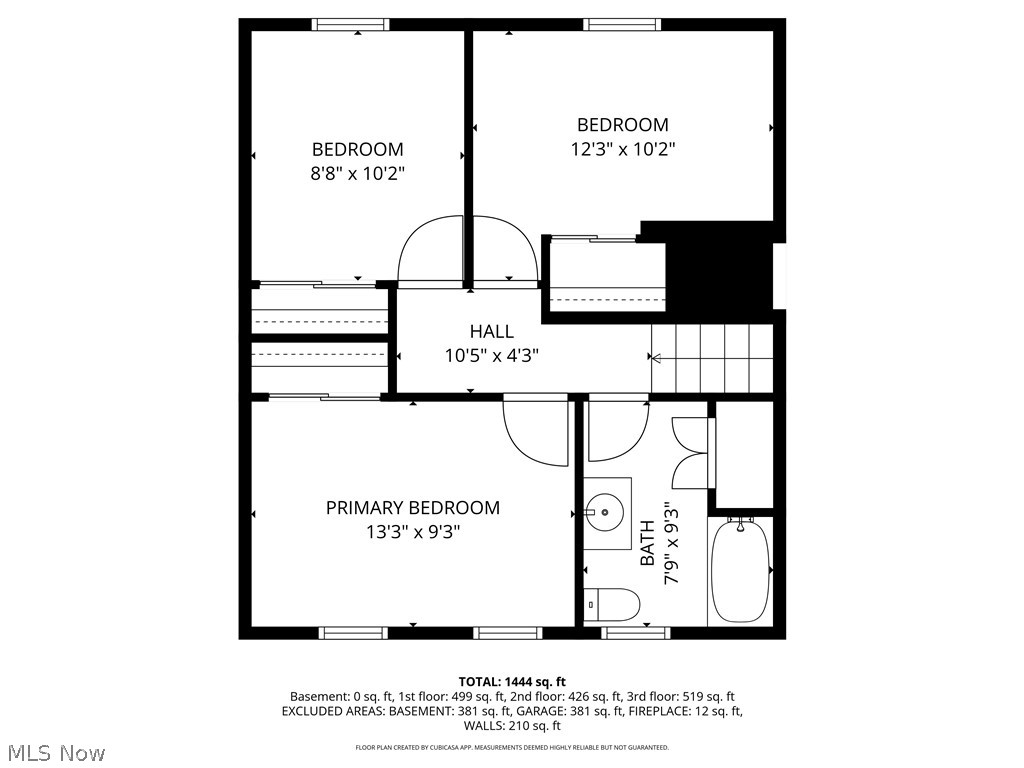 Main image without alt text