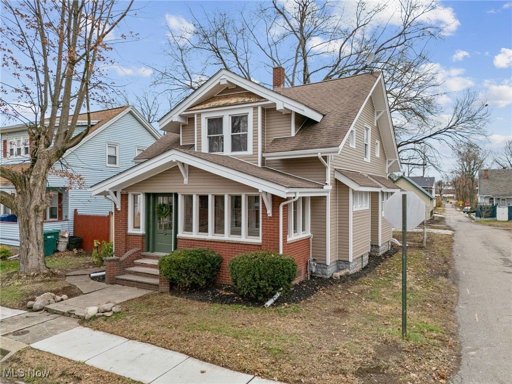 Photo of 62 Marion Avenue SE, Massillon, OH 44646 (MLS # 5178567)