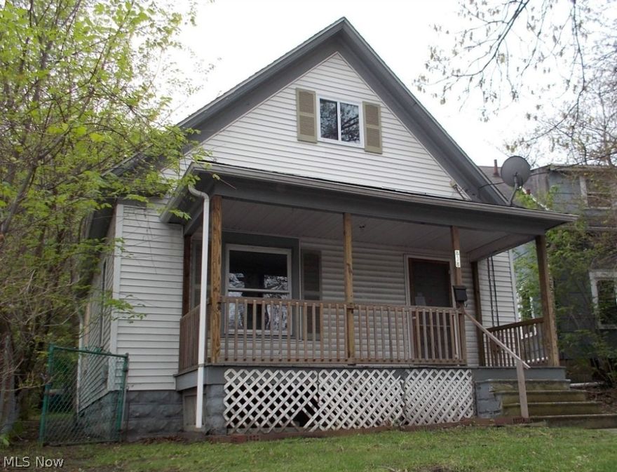 Affordable Bungalow with fenced in backyard, and solid block 1 Car detached Garage.  1 BR down, 2 upstairs.
This is a Fannie Mae HomePath Property.