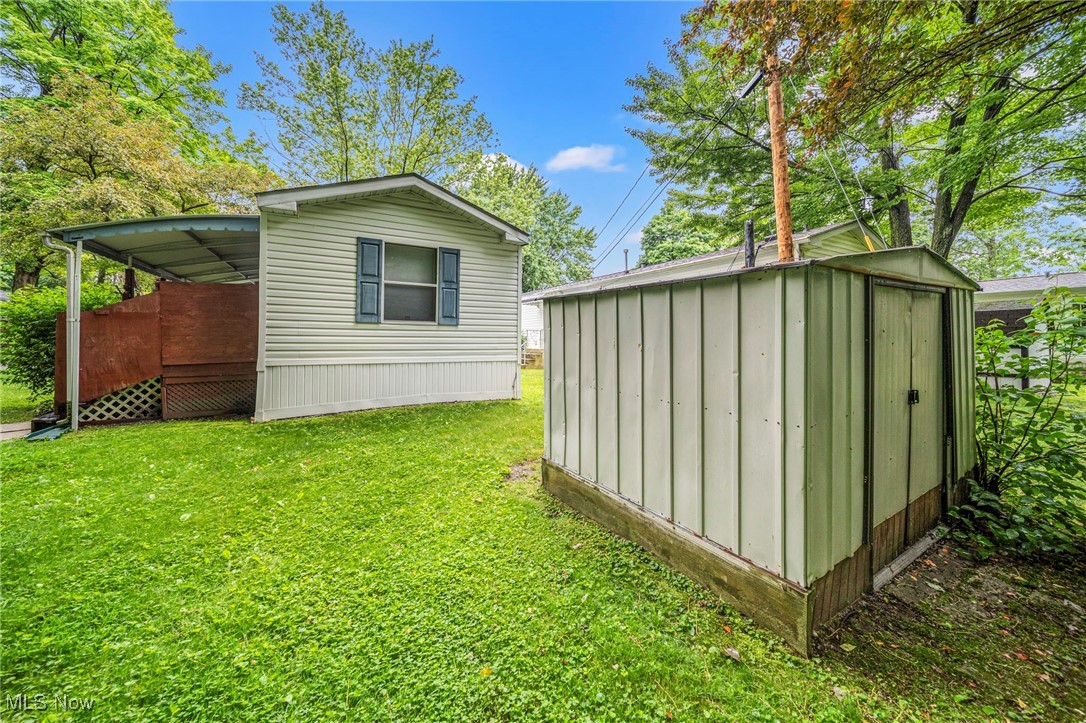 100 Maplegrove Lane, Mentor, Ohio image 4