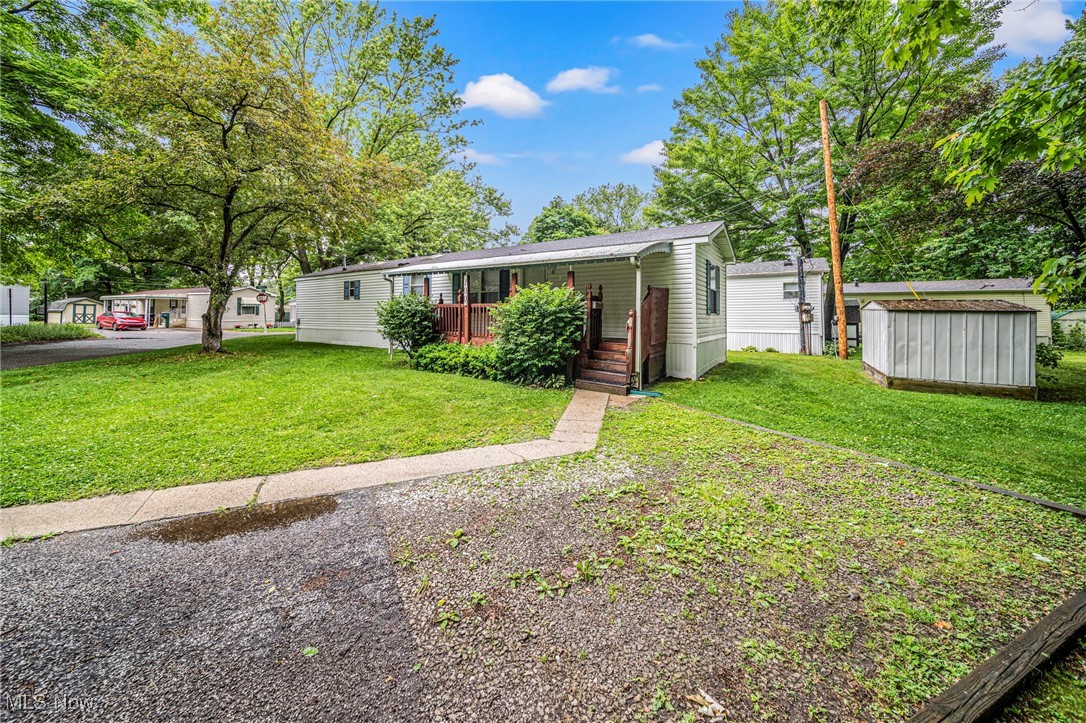100 Maplegrove Lane, Mentor, Ohio image 3