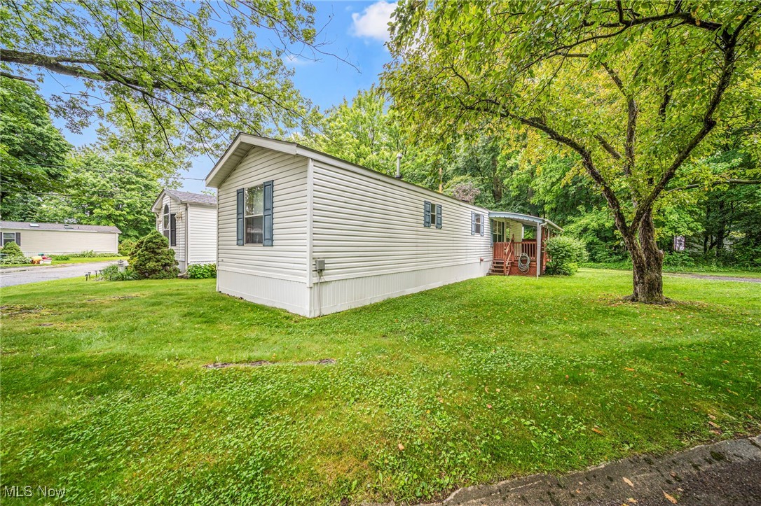 100 Maplegrove Lane, Mentor, Ohio image 2