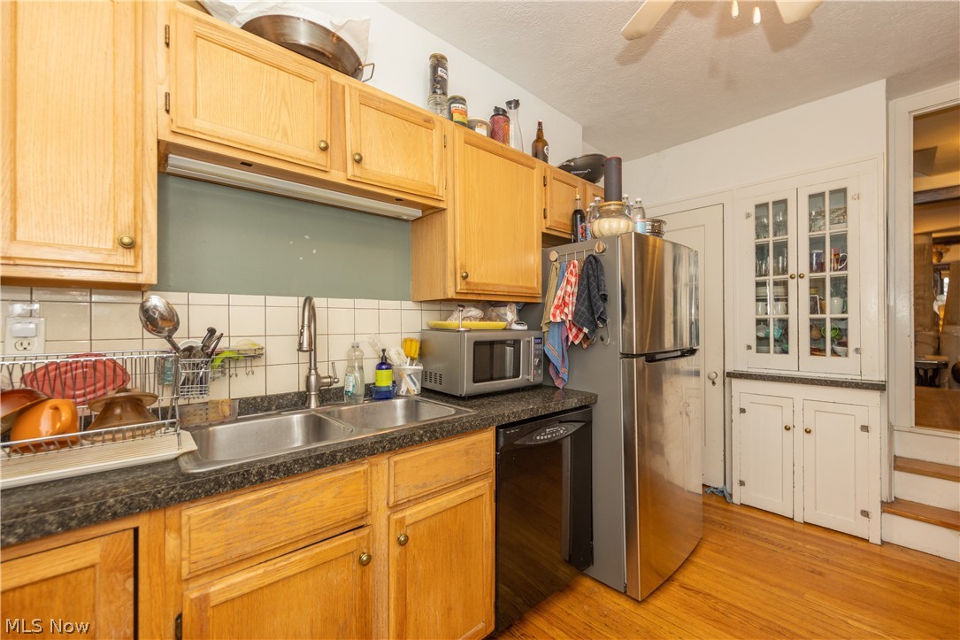 Shaker Lakes - Residential Income