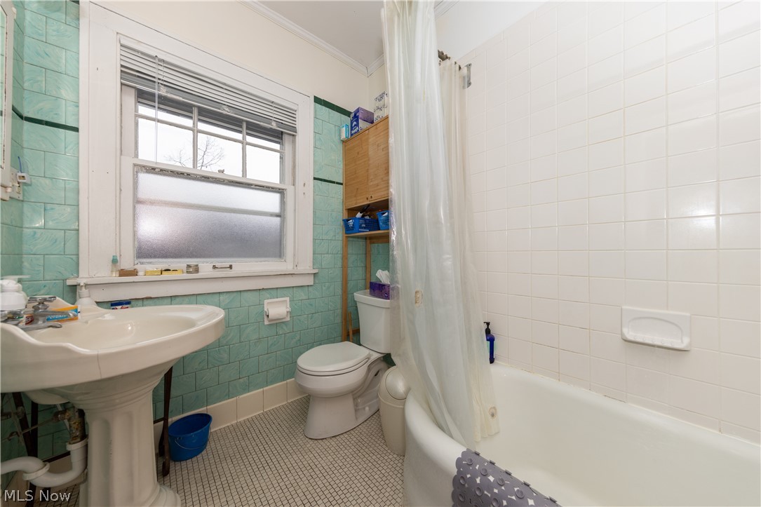 Shaker Lakes - Residential Income