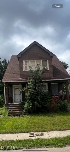 Investor special on Cleveland’s west side! This 3-bedroom, 1-bath colonial is located on a quiet residential street and offers strong potential for a fix-and-flip or BRRRR strategy. With an estimated after-repair value (ARV) of $130,000–$135,000 and rent potential of $1,400+ (or up to $1,600 with CMHA), this property is ideal for value-add investors looking to build equity and long-term cash flow.
The home will require significant rehab, including foundation repair, but offers a solid layout and great upside in a high-demand rental area. Offered as-is, seller will only consider cash or hard money offers. Buyer to conduct due diligence prior to submitting offers.
Don't miss your chance to revitalize a property in a growing west side neighborhood. Schedule your showing today!