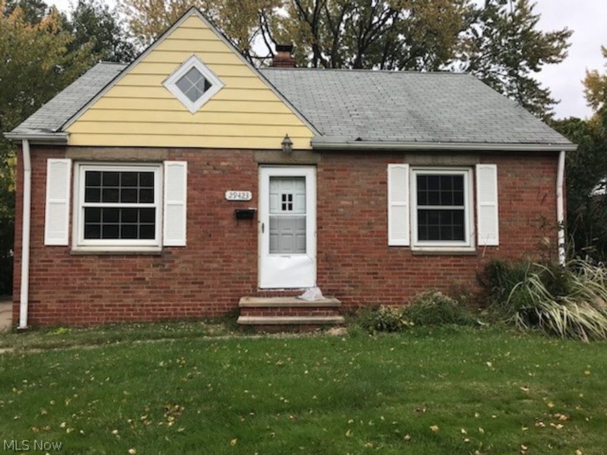 Great fixer/investment property. Close to everything Wickliffe has to offer!