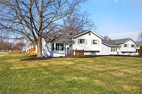 882 Bayridge Boulevard Willowick OH 44095
