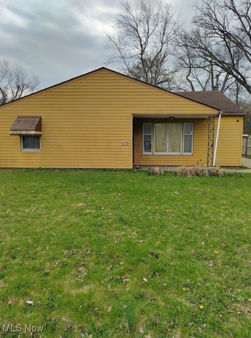 LIST PRICE IS THE STARTING BID — LIVE AND ONLINE AUCTION 
Auction Date: June 28th at 11:30 AM (Doors Open at 10:30 AM)
Live Auction Location: 10883 Pearl Rd, Suite 303

Part of a 70+ property portfolio, this home is available for purchase before auction day — offers are encouraged and the seller reserves the right to accept early offers. Whether you're looking for a smart investment with strong returns or a place to make your own, this property has potential from day one.

Currently rented at $1,395 per month, this home offers immediate income as well as long-term value.
Submit your offer now or join us live (in person or online) on auction day to bid.
Auction Terms:
10% non-refundable deposit due on auction day.
Balance due within 45 days.
Please complete all inspections and financing arrangements prior to bidding.
Announcements made on auction day will take precedence over all prior communications.
Opportunities like this — whether you're building a portfolio or searching for your next home — don’t come often. Act now or be ready to raise your hand!