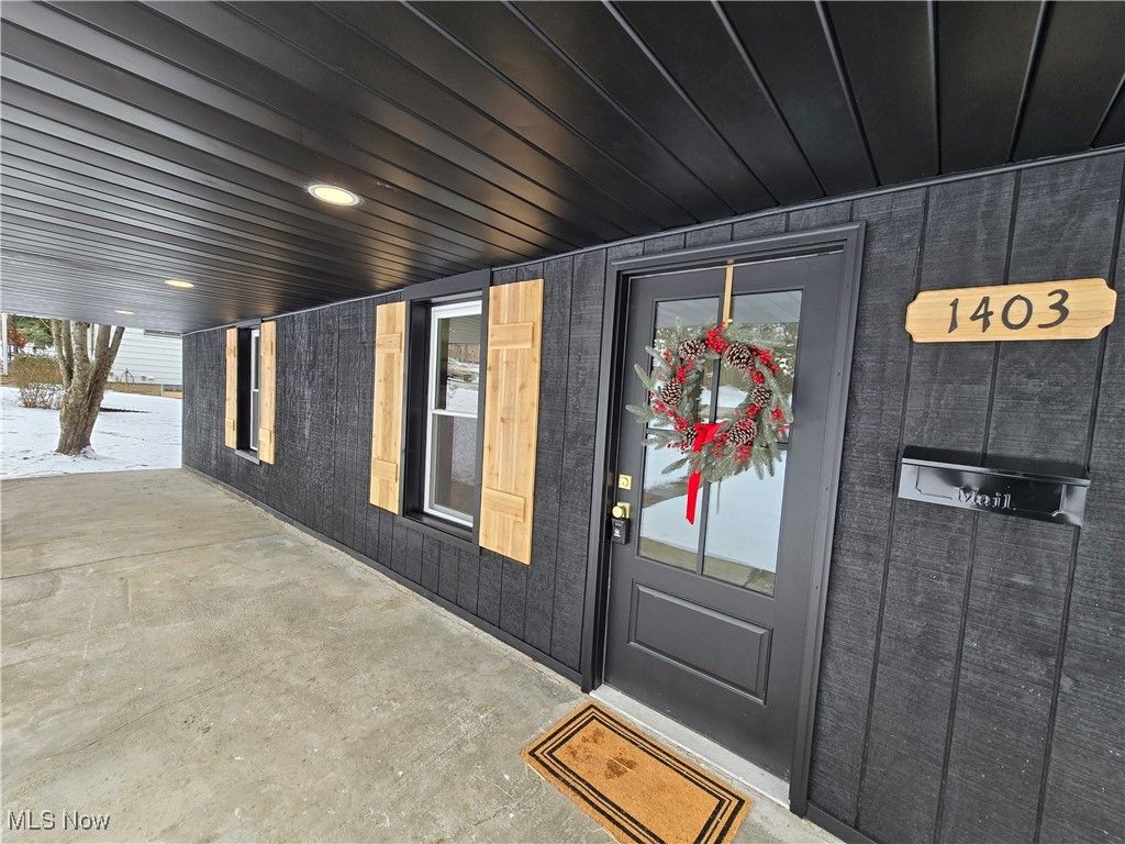 Photo of 1403 Playford Avenue, Zanesville, OH 43701 (MLS # 5179248)