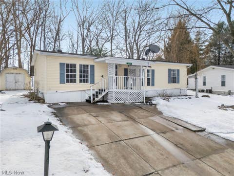 Photo for 132 Thomas Boulevard NW