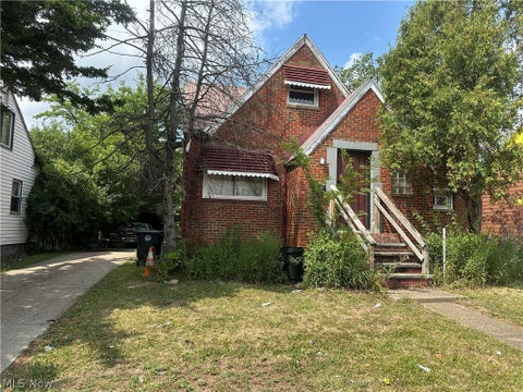 Homes For Sale - 16909 Harvard Avenue<br/> Cleveland, OH 44128