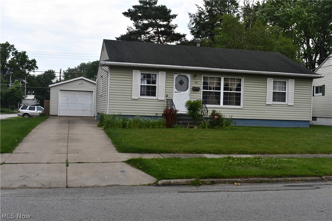 Beautiful Ranch located on a very desirable location close to shopping ,mall ,fitness and still very quiet and cozy.You dont want to miss this one .Book your appointment before it is gone.