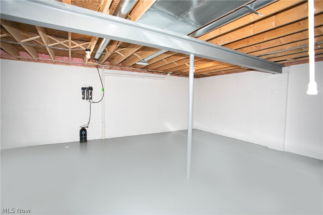 Olde Stone Xing Condo - Residential