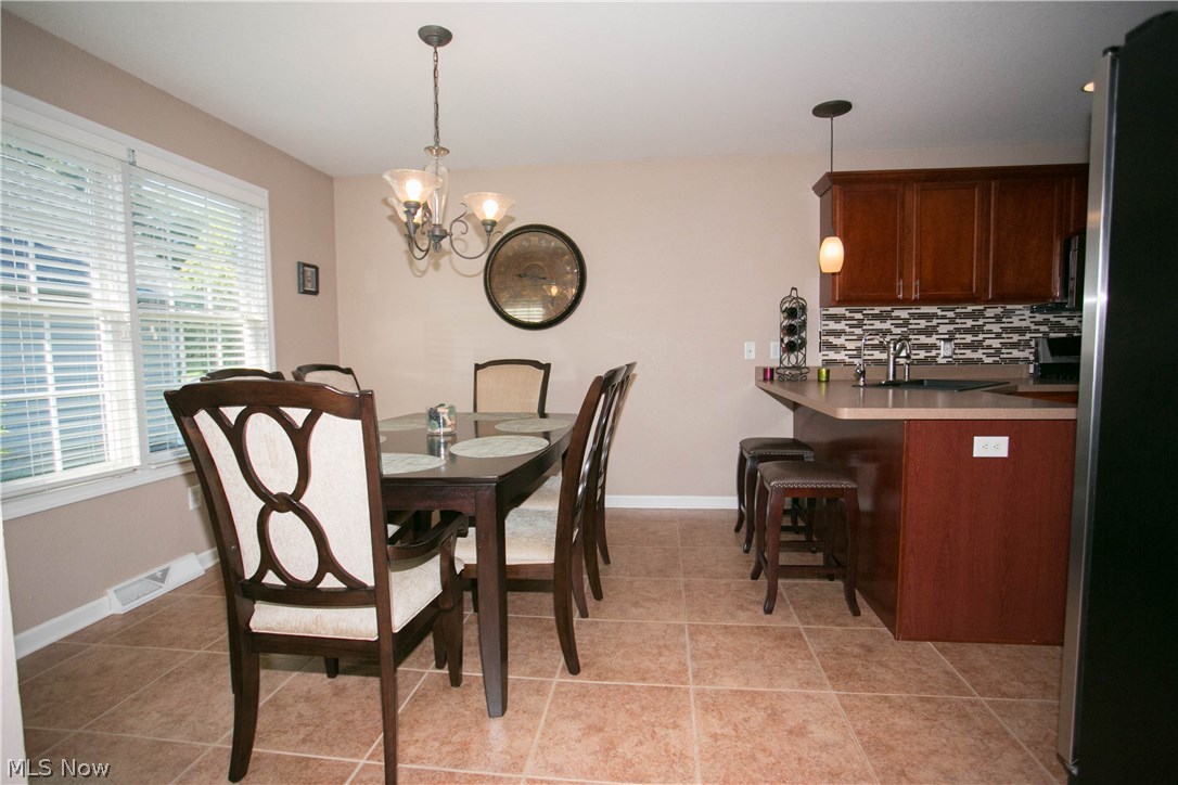 Olde Stone Xing Condo - Residential