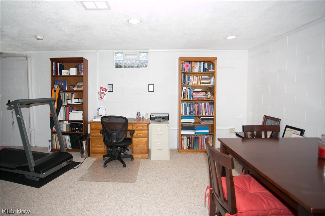 Olde Stone Xing Condo - Residential