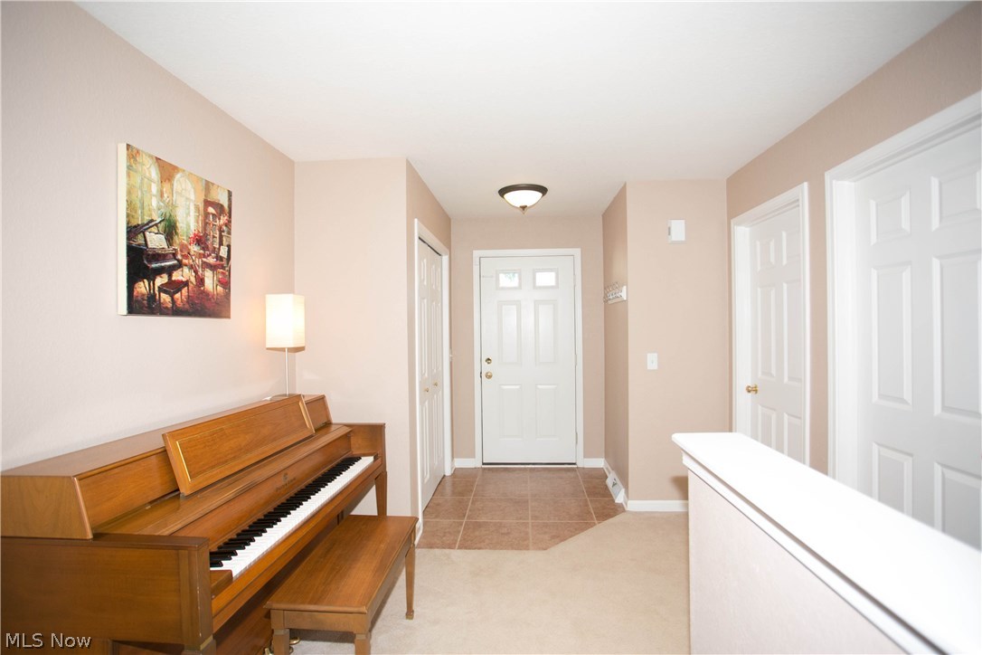 Olde Stone Xing Condo - Residential