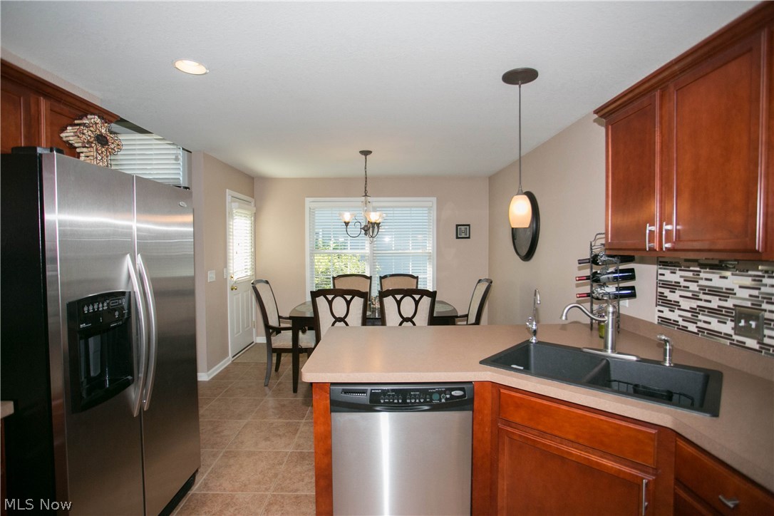 Olde Stone Xing Condo - Residential