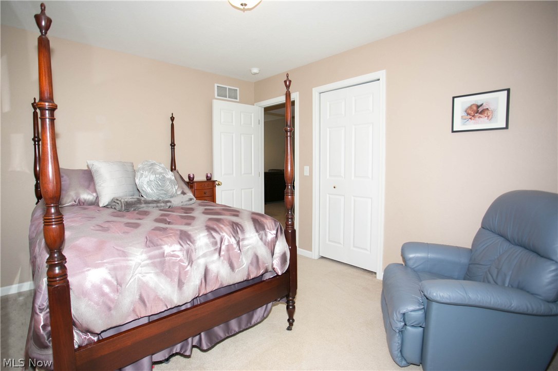 Olde Stone Xing Condo - Residential