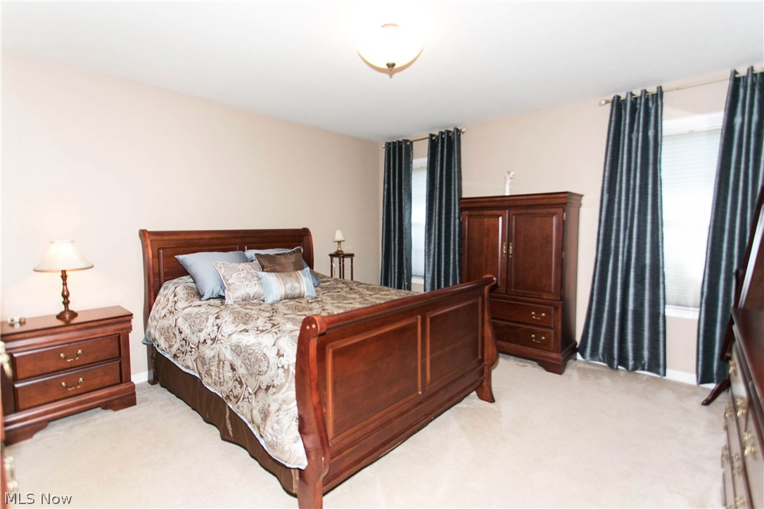 Olde Stone Xing Condo - Residential