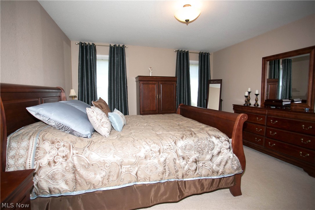 Olde Stone Xing Condo - Residential