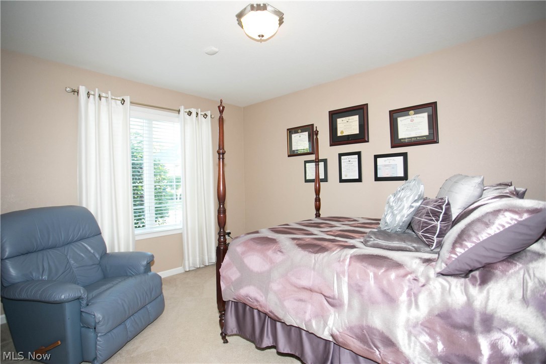 Olde Stone Xing Condo - Residential