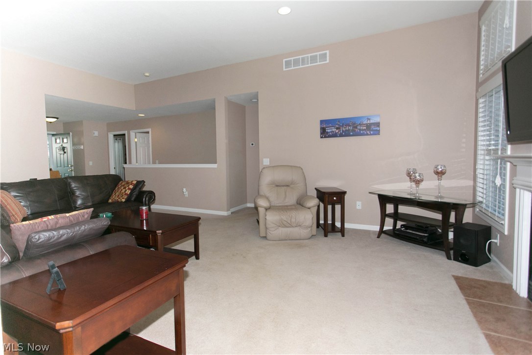 Olde Stone Xing Condo - Residential