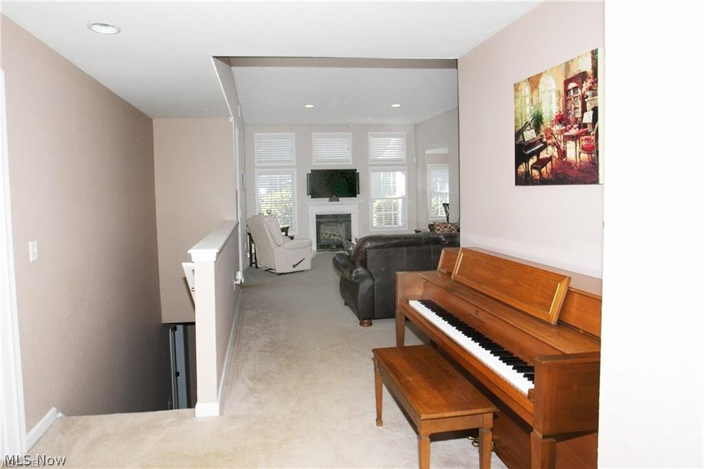 Olde Stone Xing Condo - Residential