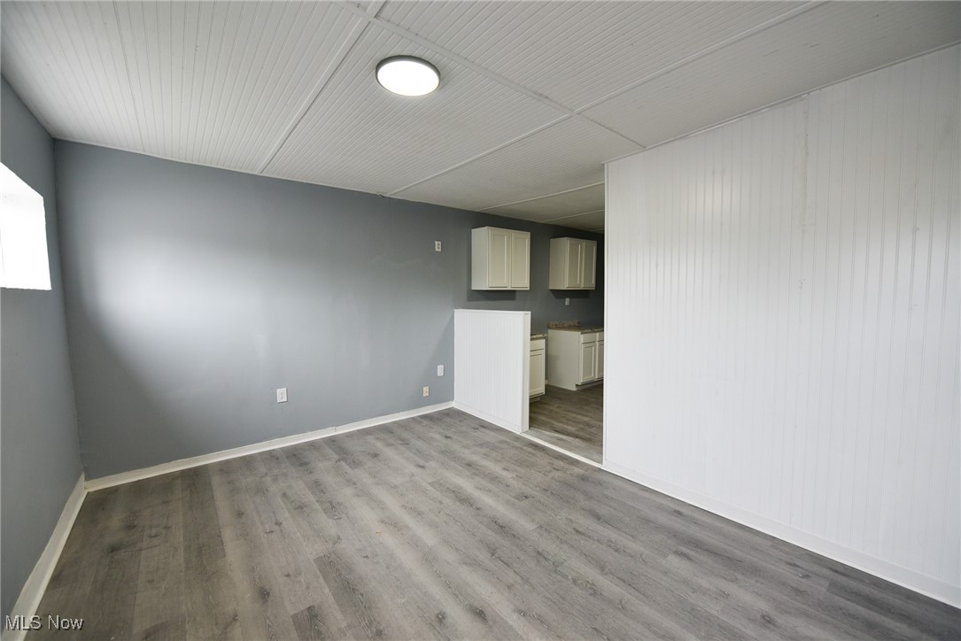Van Hyn - Commercial Sale