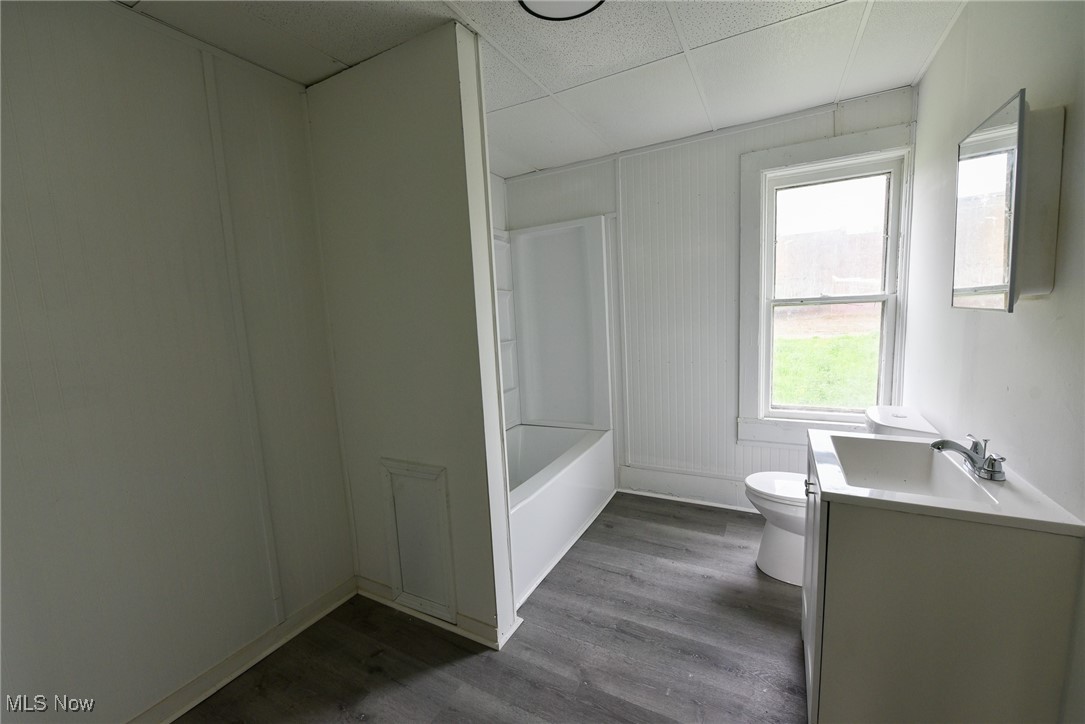 Van Hyn - Commercial Sale