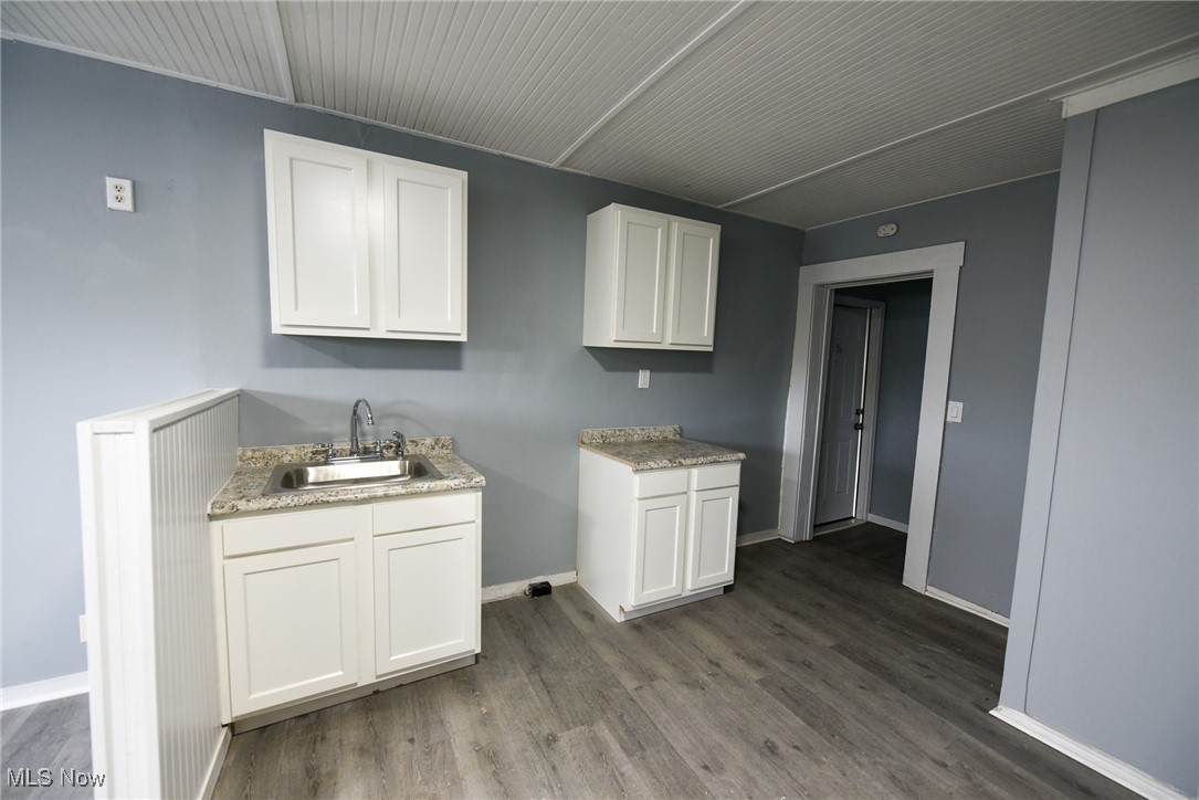 Van Hyn - Commercial Sale