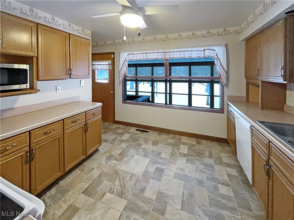 8268 Maple Drive, Chesterland, Ohio image 12