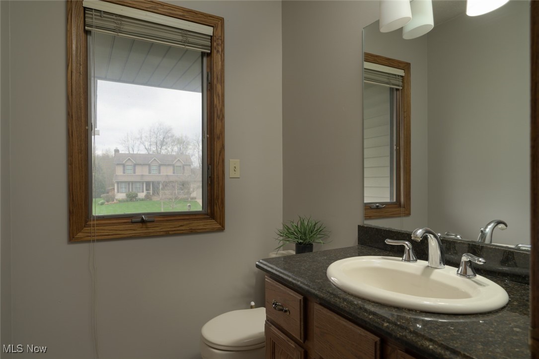 819 Bridge Road, Akron, Ohio image 21