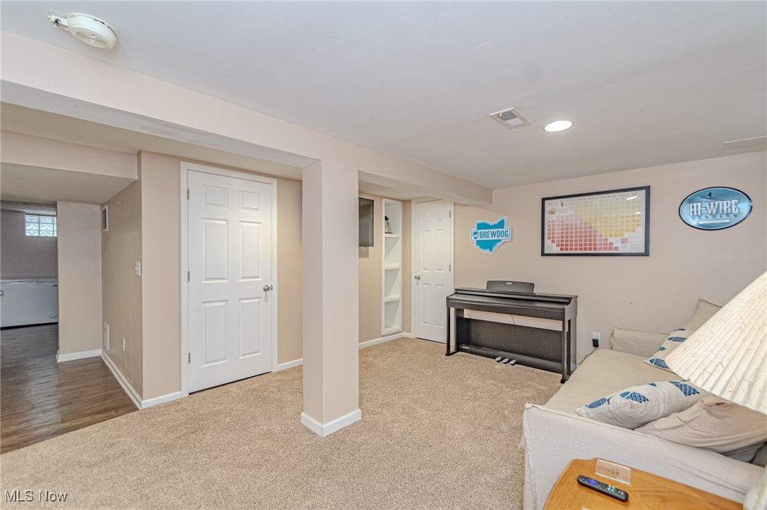 Royal Lorain - Residential