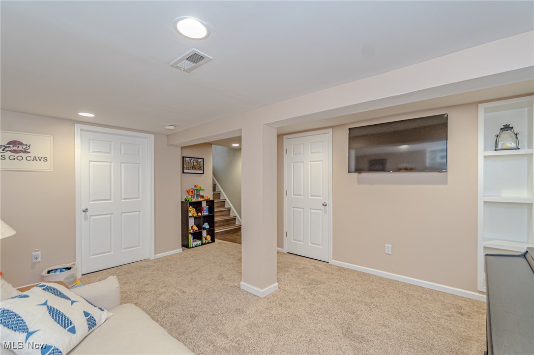 Royal Lorain - Residential