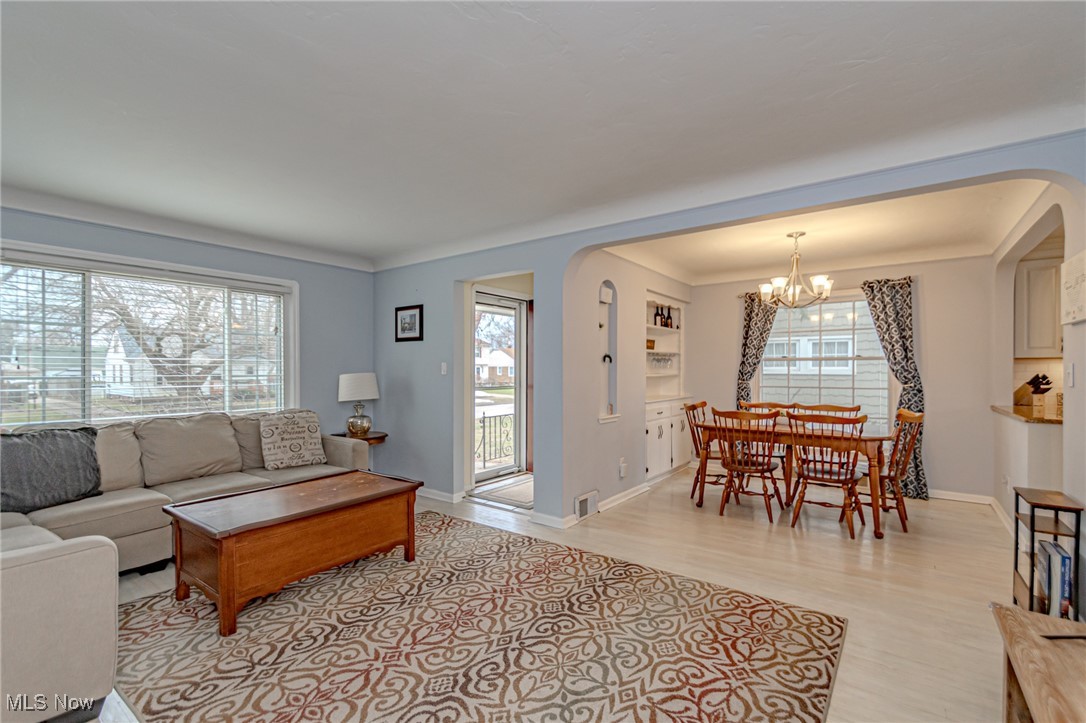 Royal Lorain - Residential