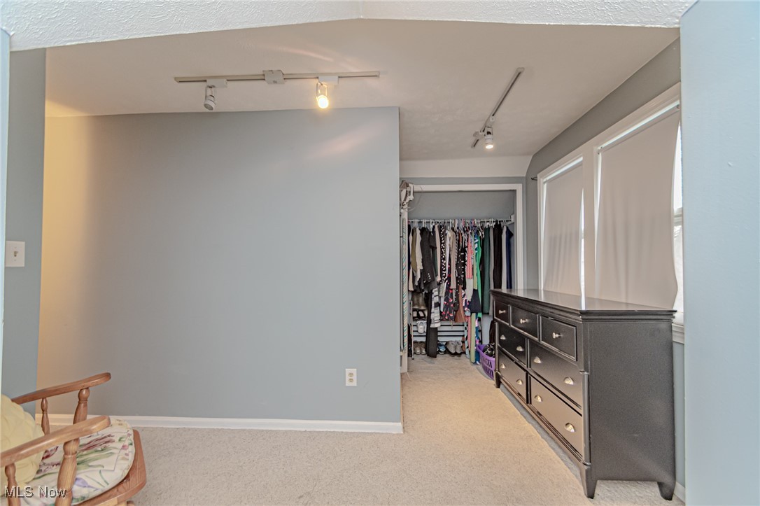 Royal Lorain - Residential