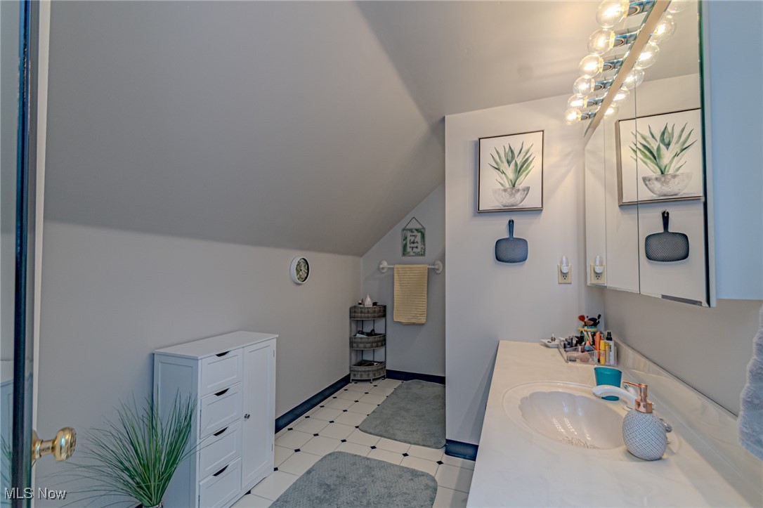 Royal Lorain - Residential