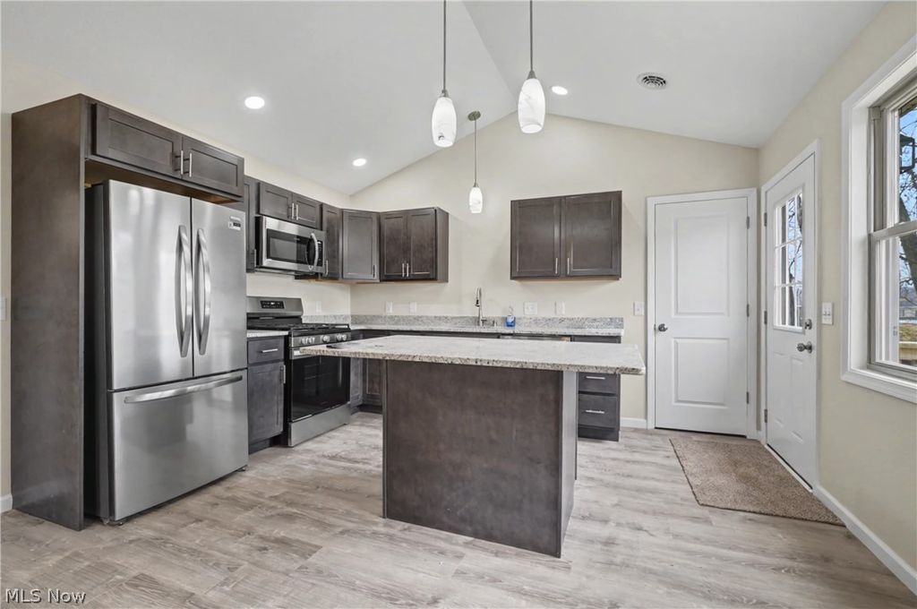 Photo of 1444 Buckeye Circle, Salem, OH 44460 (MLS # 5190816)