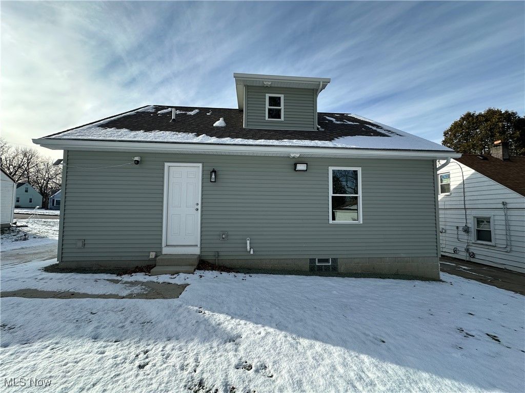 Photo of 459 N Schenley Avenue, Youngstown, OH 44509 (MLS # 5166890)